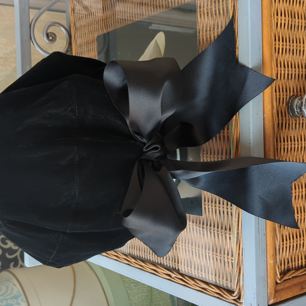 Beautiful Black Erik Javits Tam
